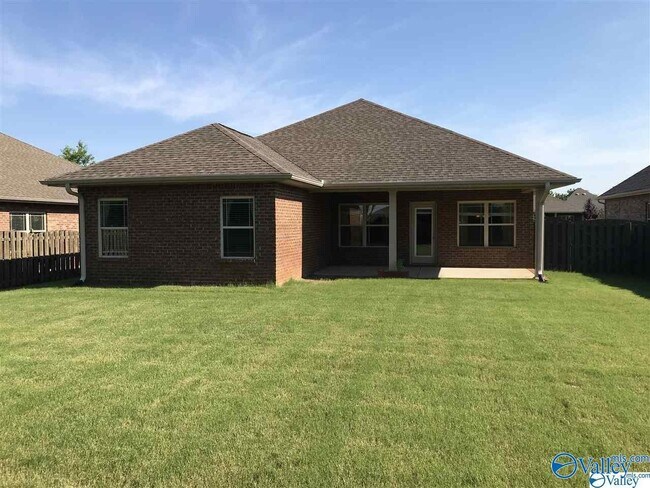 Building Photo - 483 E Mossyleaf Dr SW