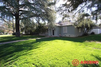 Building Photo - Cute Home in Downtown Bakersfield!