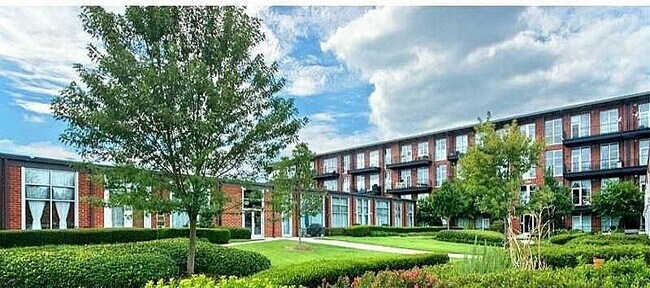 Building Photo - 5200 Peachtree Rd