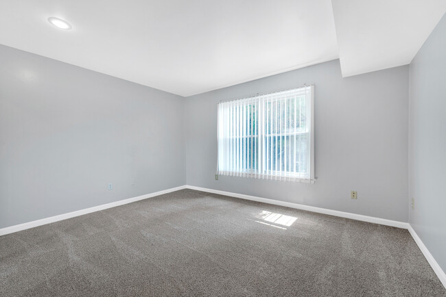 Building Photo - 102 Lantana Ln