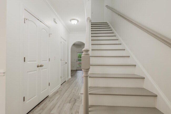 Building Photo - 1698 Low Country Pl
