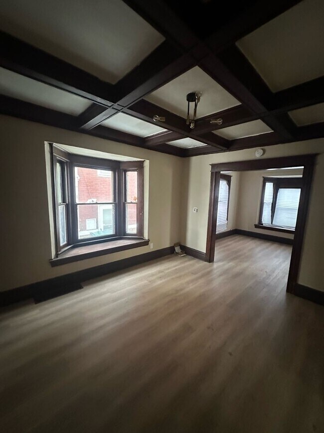 Building Photo - 37 Forester St