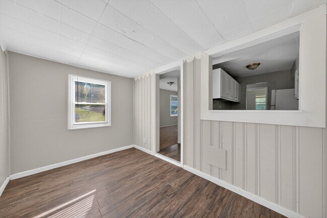 Building Photo - 115 Spring Garden Dr