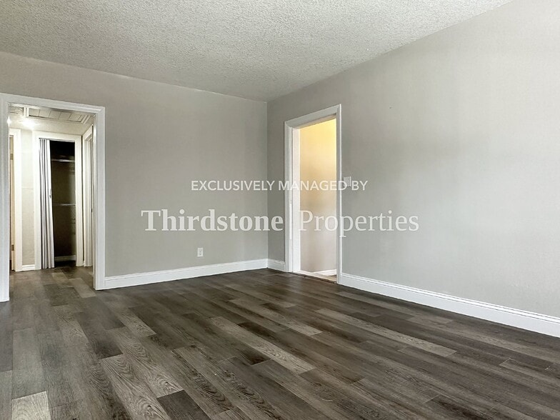 Building Photo - 3347 Phyllis St