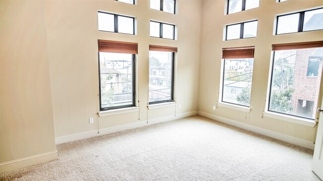 Building Photo - 1611 Silver St