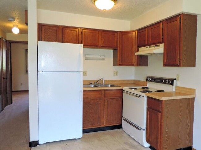 Building Photo - $875 | 1 Bedroom, 1 Bathroom - Ground Floo...