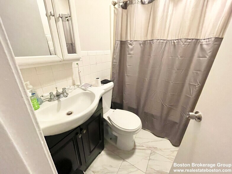 Building Photo - 90 Hammond St