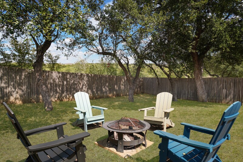 Building Photo - 1802 Gray Fox Creek