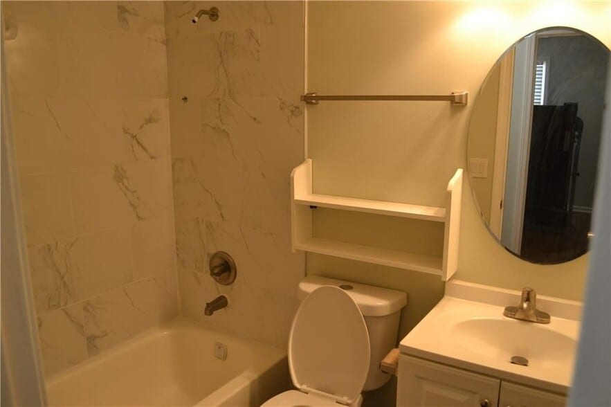 Building Photo - 555 Lee Byrd Rd