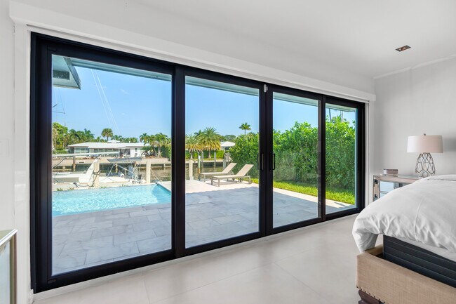 Building Photo - 273 Tropic Dr