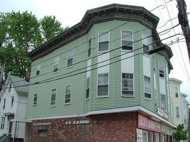 Building Photo - 3 Calvin St