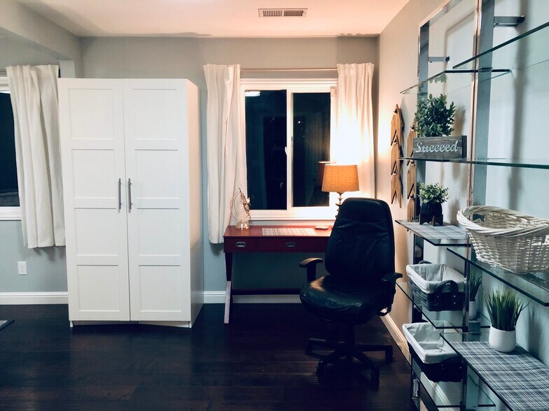 Building Photo - 949 62nd St