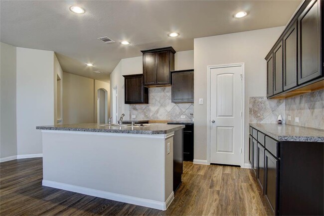 Building Photo - Beautiful Home in Bridgewater Meadows!
