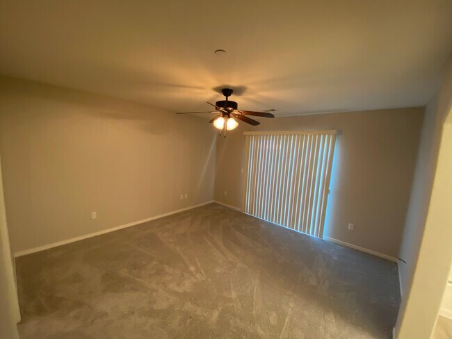 Building Photo - 450 Topanga Ct
