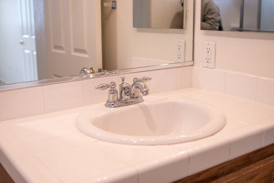 2nd Floor Bathroom - 1953 Marie Ave