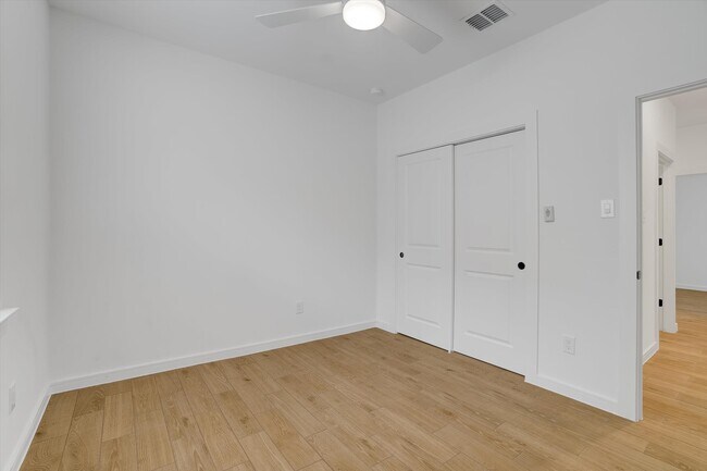 Building Photo - 8438 Bay Rdg Cir