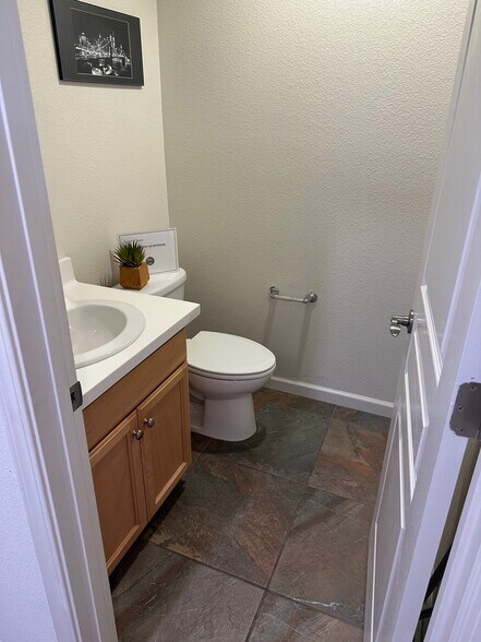 Building Photo - 3292 Overland Ln