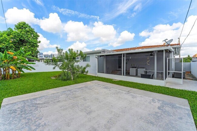 Building Photo - 4780 NW 6th St