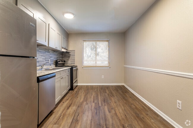 2BR, 1BA - 925 SF - Bolden Creek