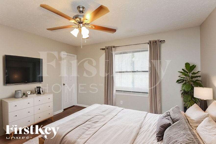 Building Photo - 432 Shady Ln Cir