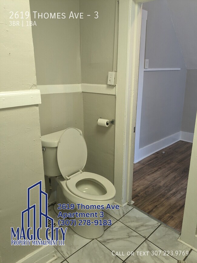 Building Photo - 2619 Thomes Ave