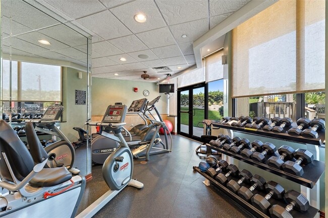 Building Photo - 9500 S Ocean Dr