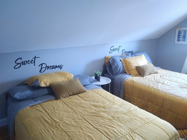 Building Photo - 164-03 119th Ave