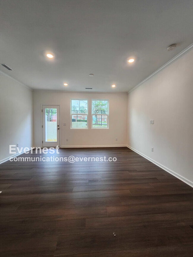 Building Photo - 1540 Crescent Townes Wy