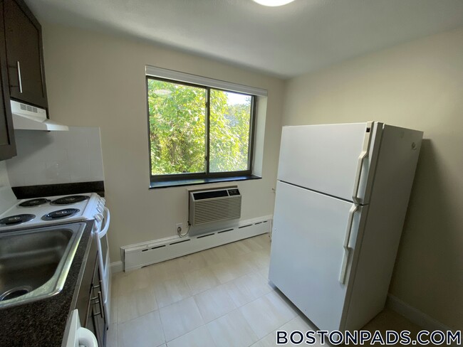 Building Photo - 15 Chester St