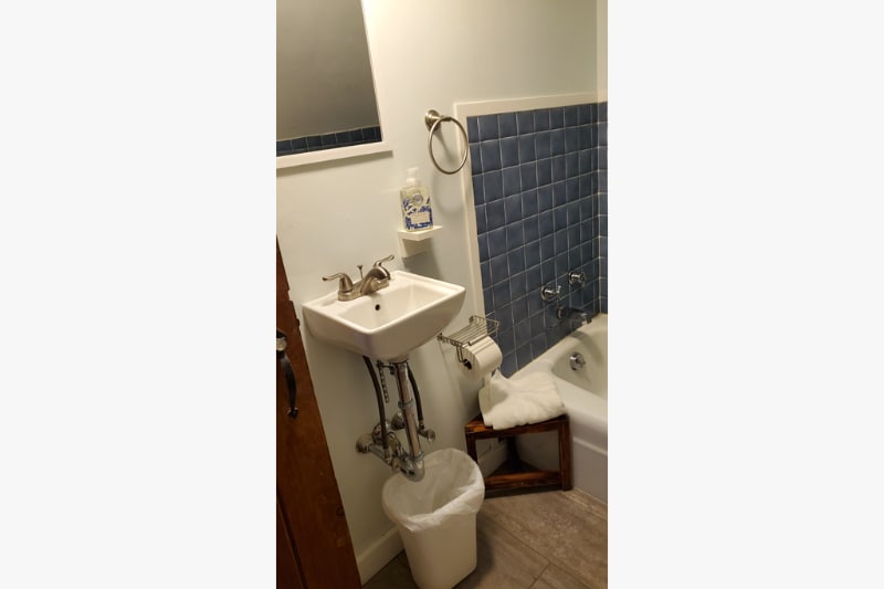 Building Photo - 2 Knight Ln