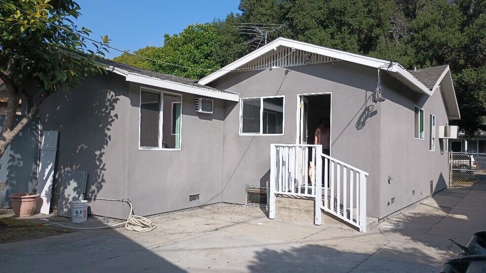 Back - 2245 Meadowvale Ave