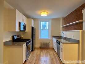 Building Photo - 86 Harvard Ave