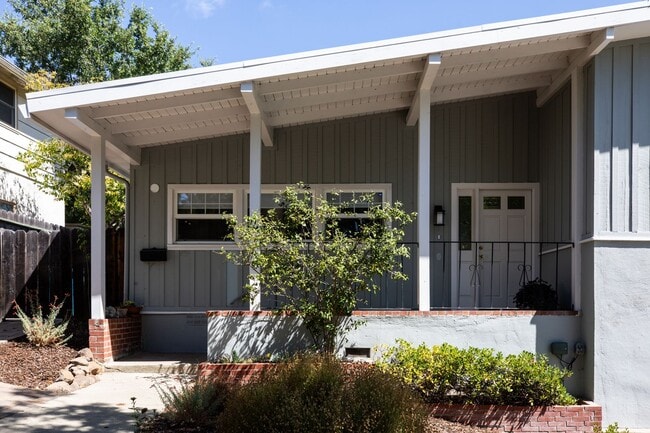 Building Photo - Updated home with spacious yard