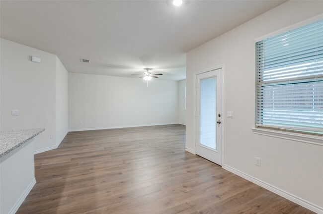 Building Photo - 4016 Moss Rd