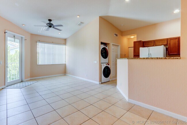 Building Photo - 3061 Laurel Ridge Cir