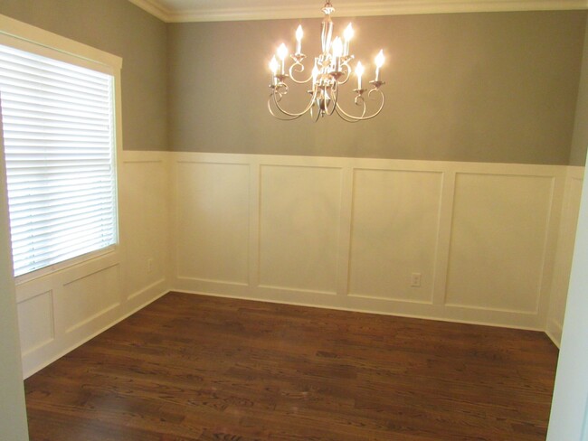 Building Photo - 285 Solamere Ln
