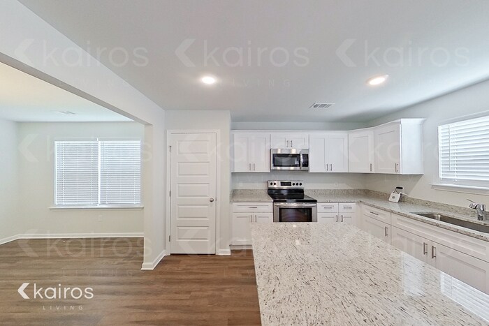 Building Photo - 201 Redwood Ct