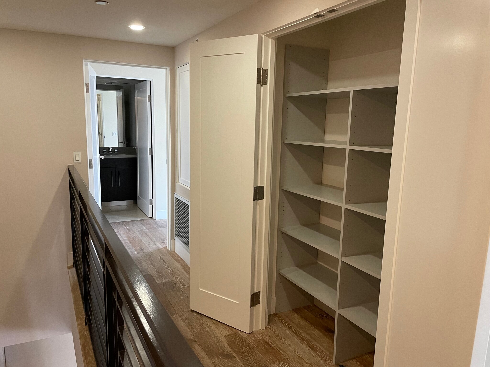 Building Photo - 1666 Greenfield Ave