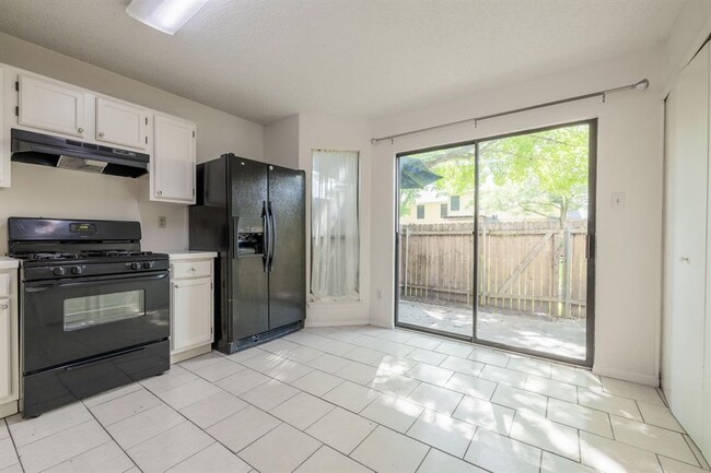 Building Photo - 11901 Swearingen Dr