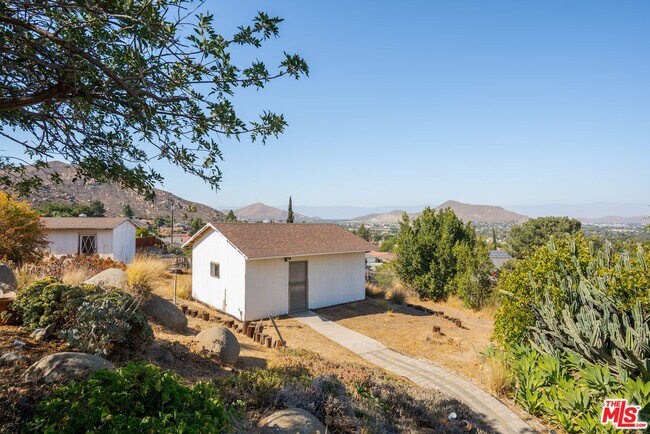 Building Photo - 6739 Garces Ave