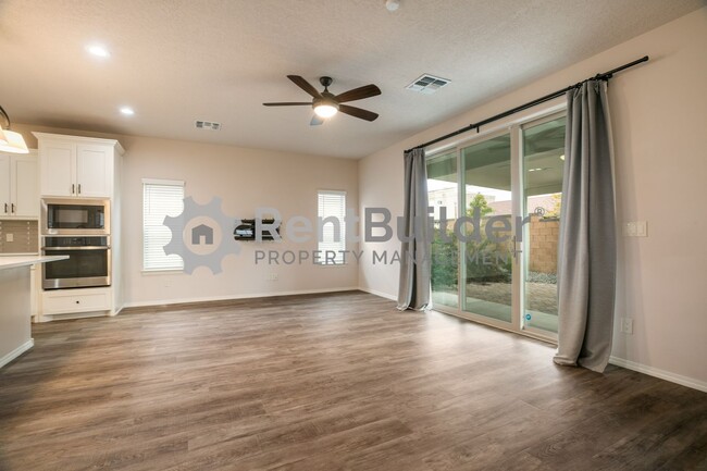 Building Photo - ***ASK ABOUT OUR HOLIDAY SPECIAL18 MONTH L...