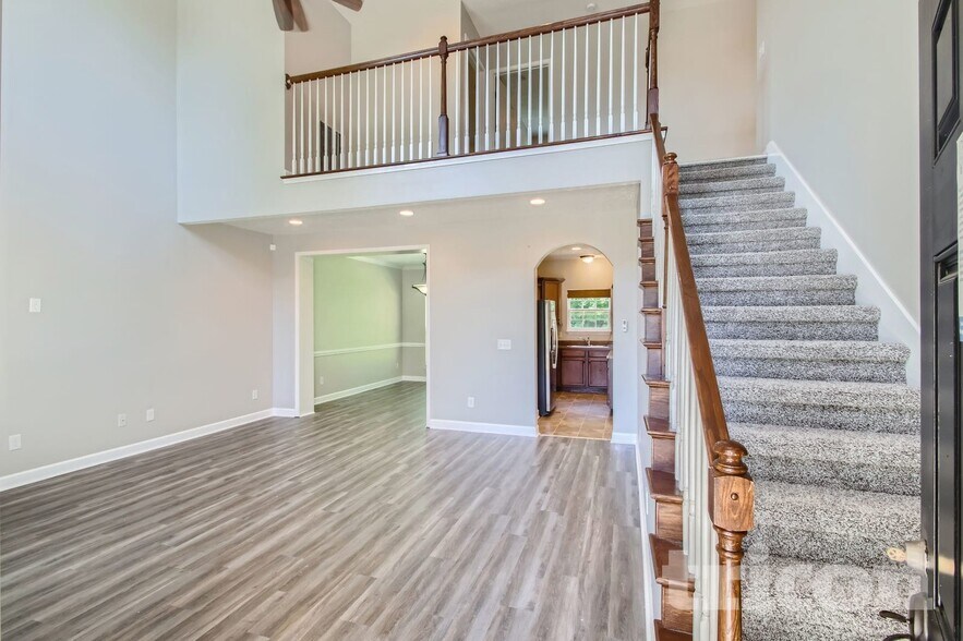 Building Photo - 241 Sundown Dr