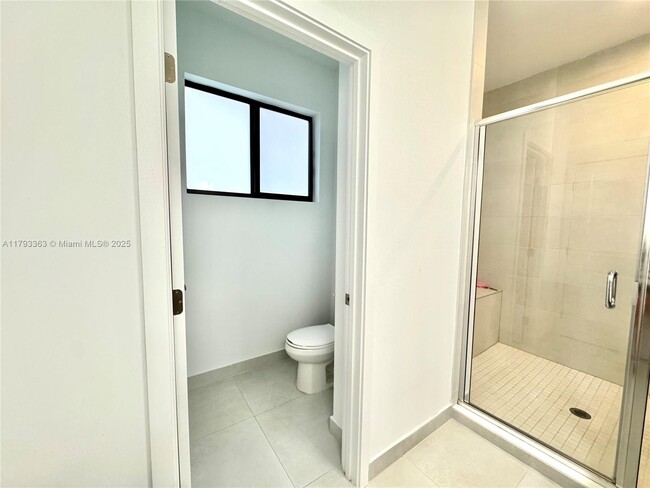 Building Photo - 13627 SW 157th Ct