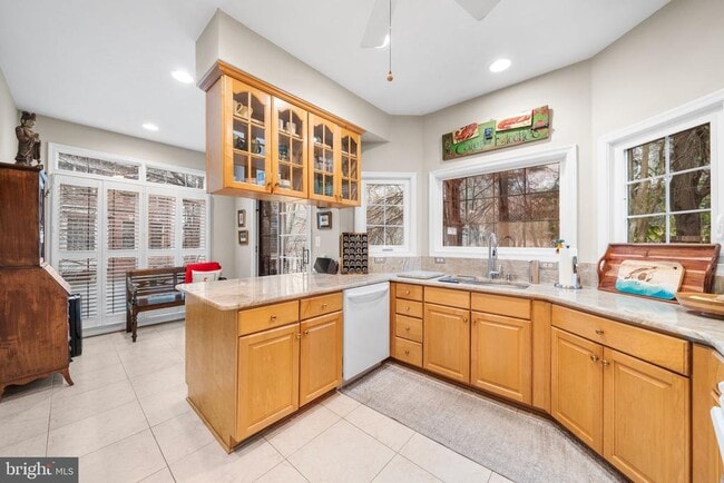 Building Photo - 4620 Knight Pl