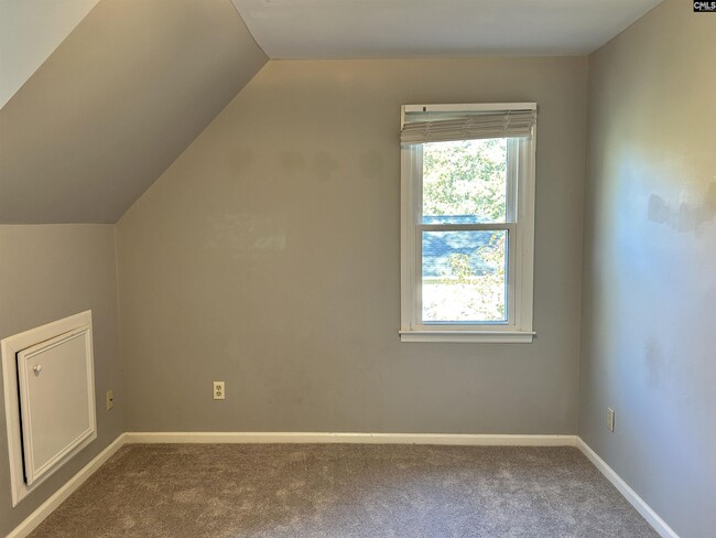 Building Photo - 305 Dean Hall Ln