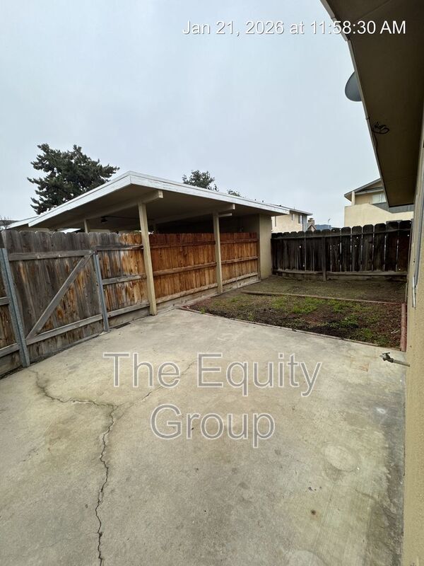 Building Photo - 2732 S Sallee Ct