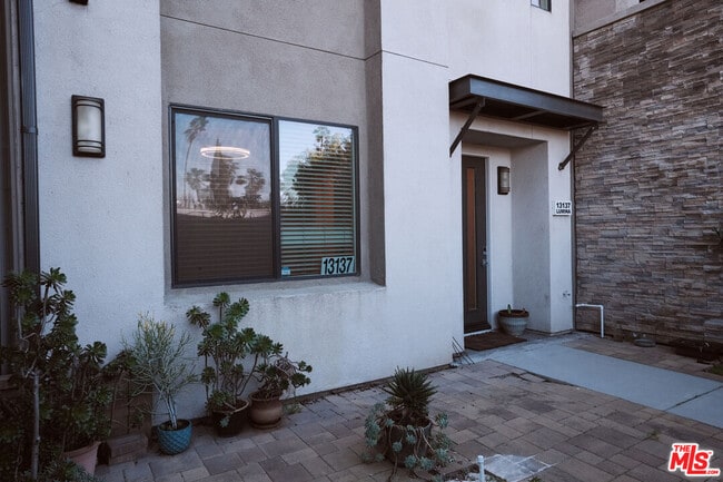 Building Photo - 13137 W Lumina Way