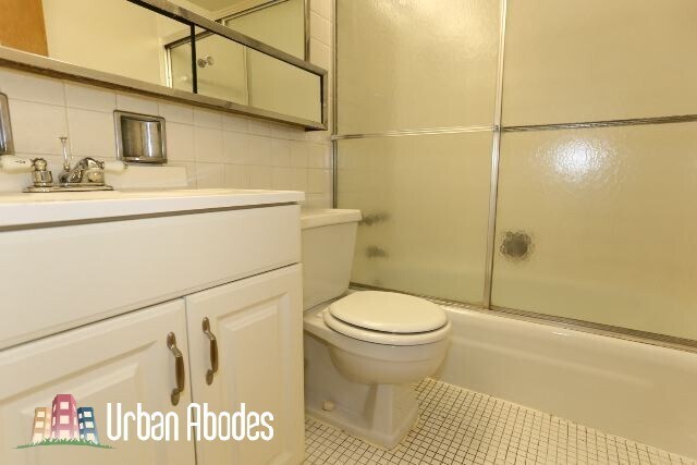 Building Photo - 648 W Wrightwood Ave