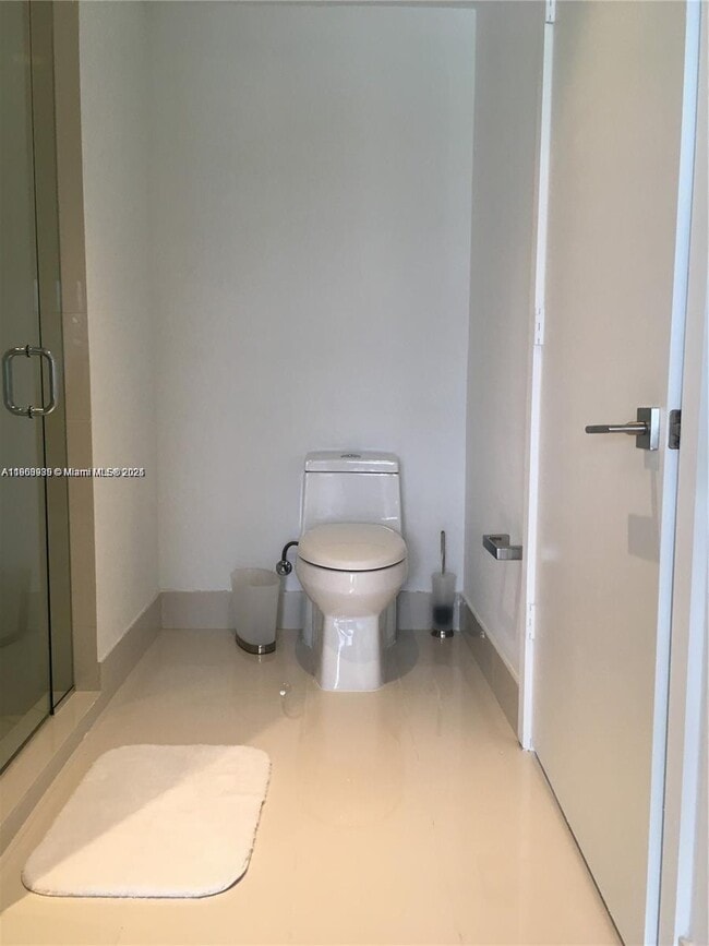 Building Photo - 121 NE 34th St