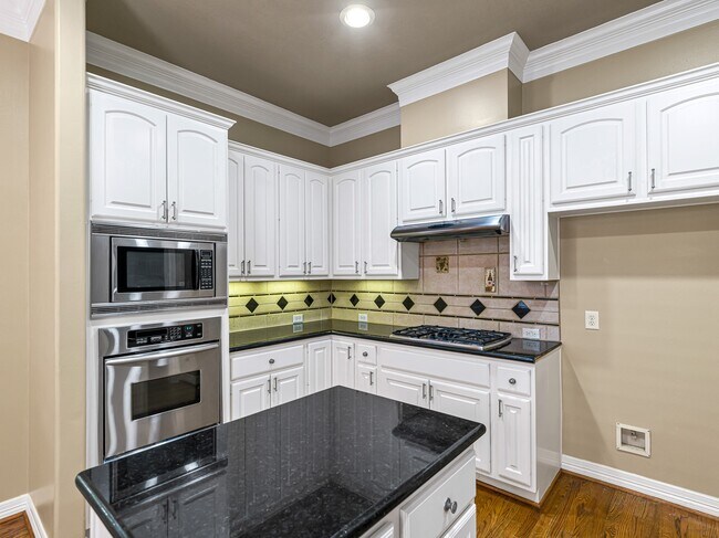 Building Photo - 3006 E Park at Fairdale